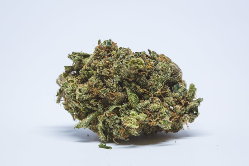 Summary of Blue Cookies Strain: Traits, Health Benefits, and Effect Guide