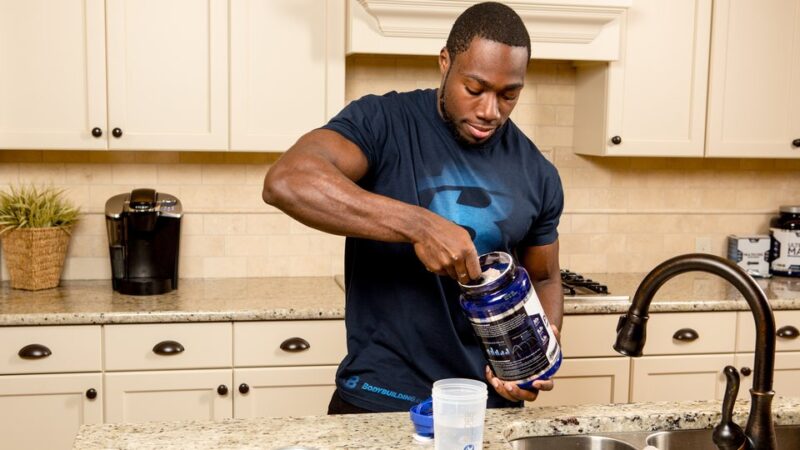 4 Essential Ingredients to Look Out for In Pre-Workout Supplements