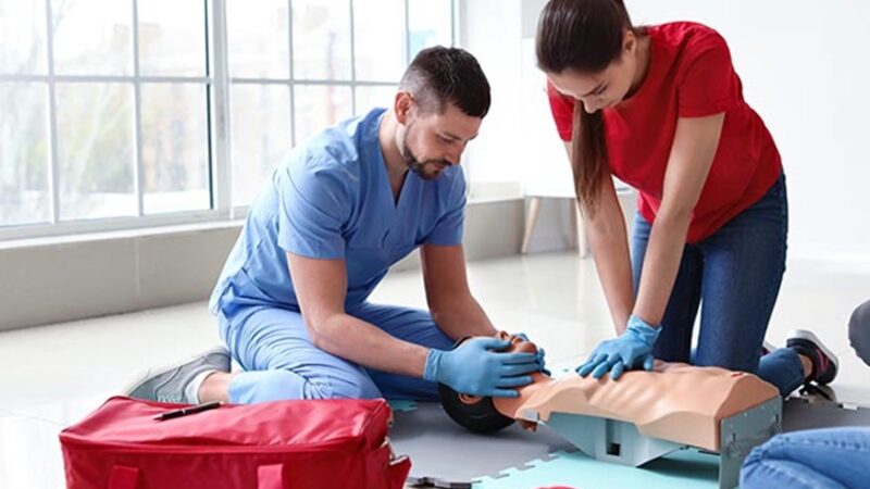 Why Enrolling In A First Aid Course Is Crucial As An Employee?