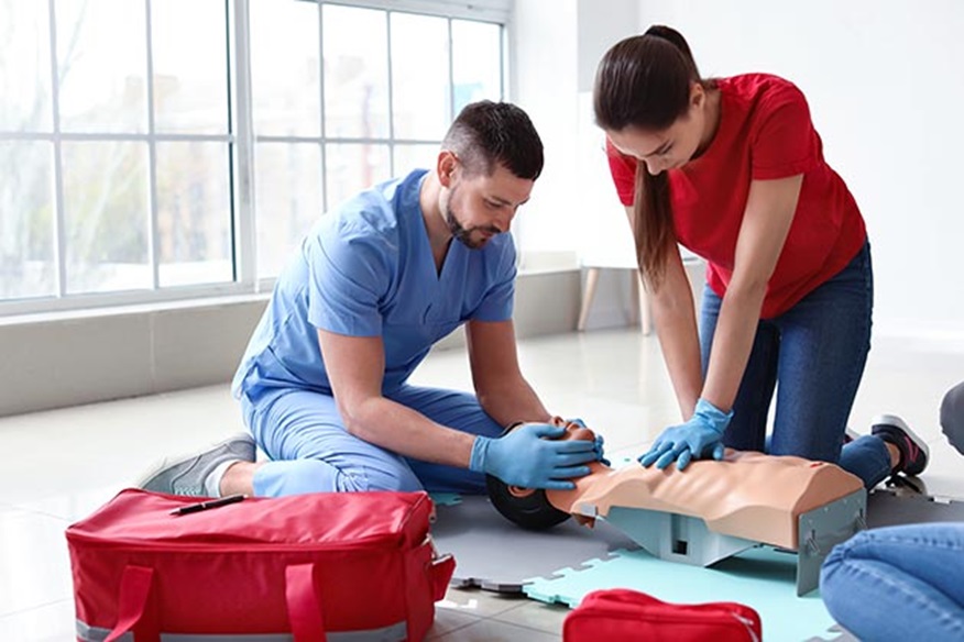 Why Enrolling In A First Aid Course Is Crucial As An Employee?
