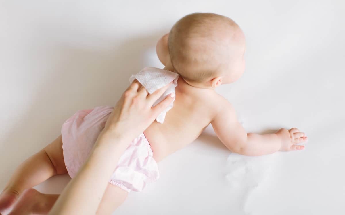 4 Important Uses of Baby Wipes You Must Know