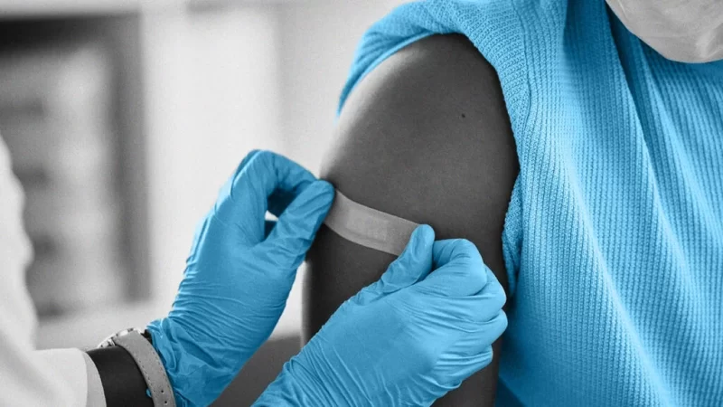 The Importance of Flu Vaccination: Understanding the Benefits and Risks