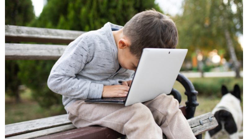 Posture Correction for Kids: Should Parents Be Concerned?